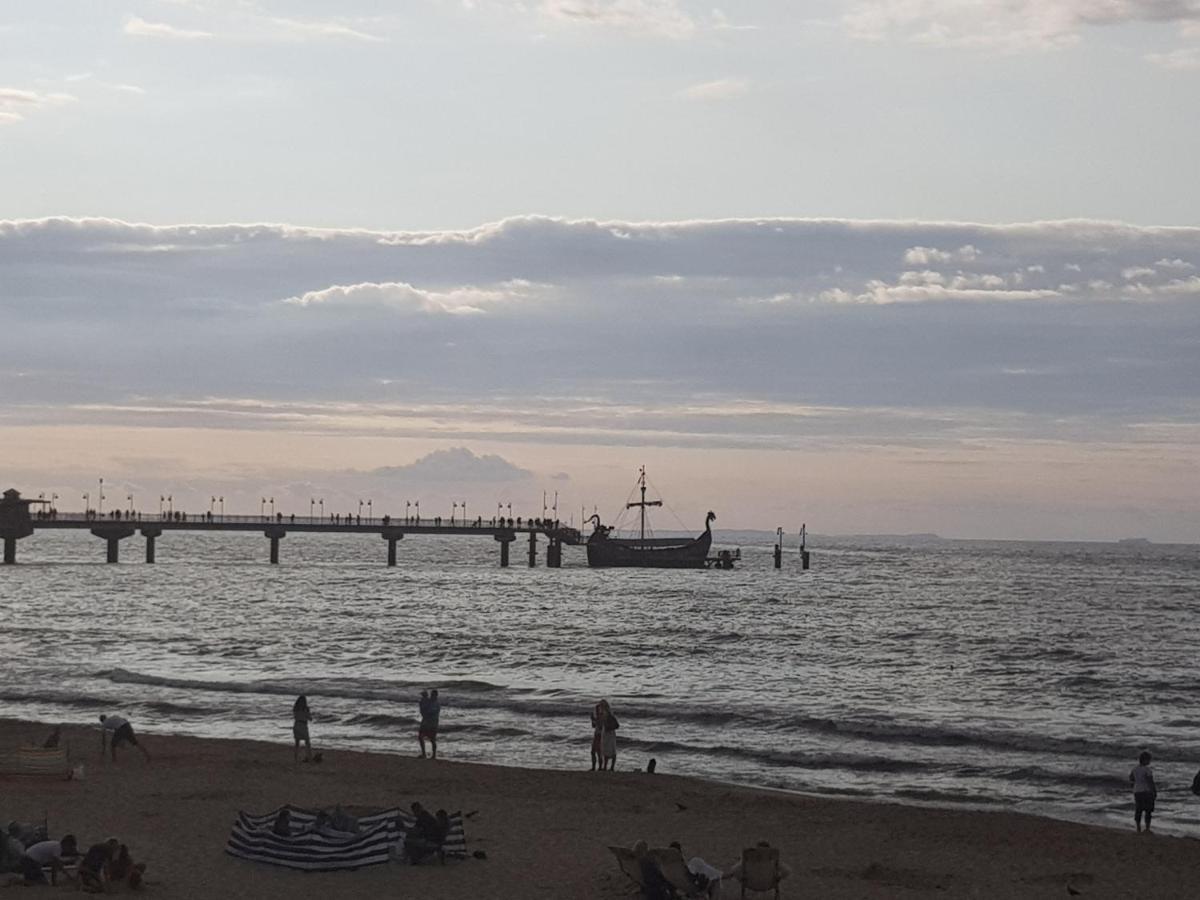 Strandidylle Apartment Mit Meerblick Und Kamin ミエンジズドロイェ エクステリア 写真